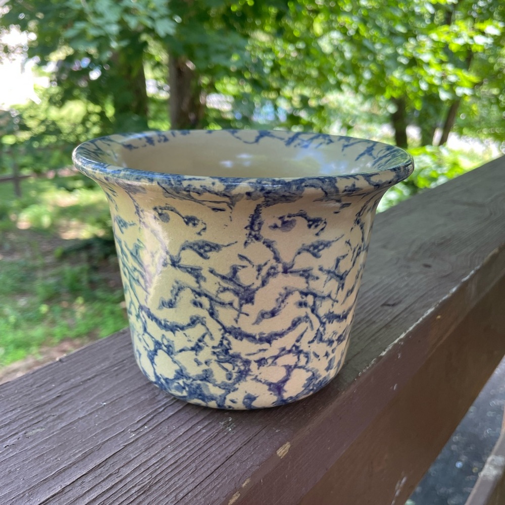 VTG Ransbottom Pottery Roseville OH Blue Spongeware Pot Or Crock  4.5” High
